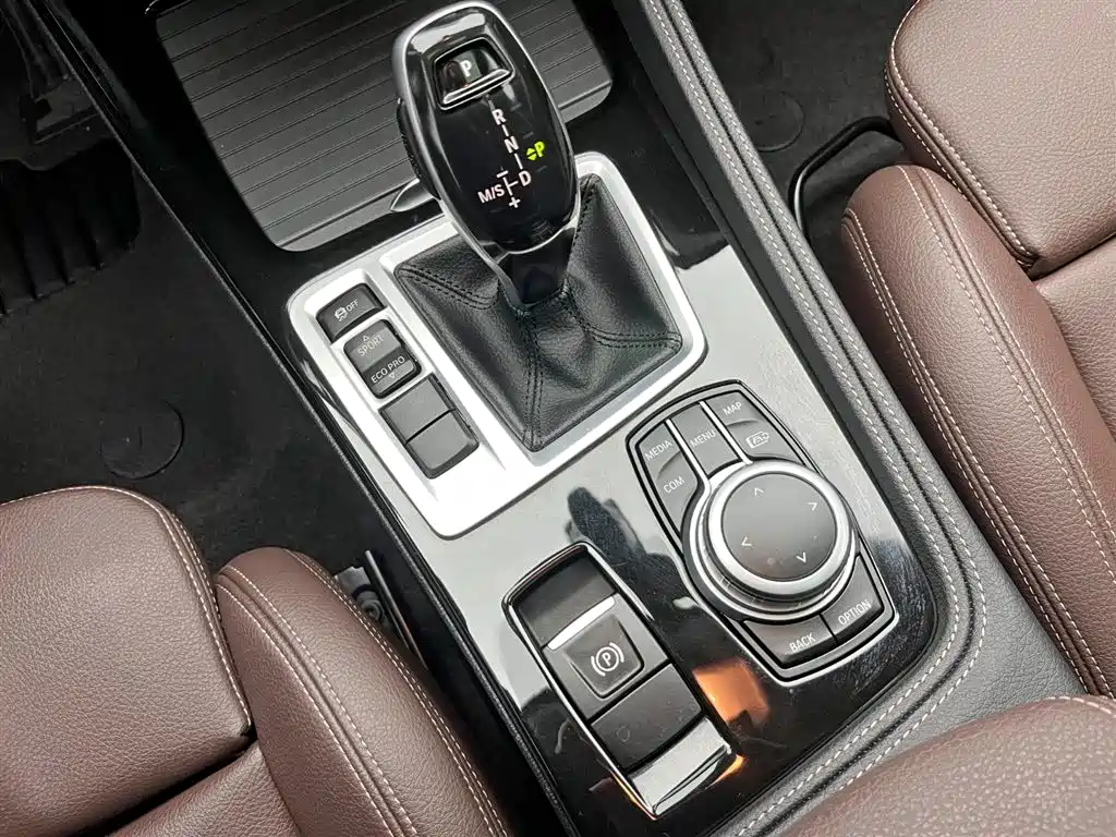 BMW 1 Series 2021 120i M Sport Shadow Edition фото 18
