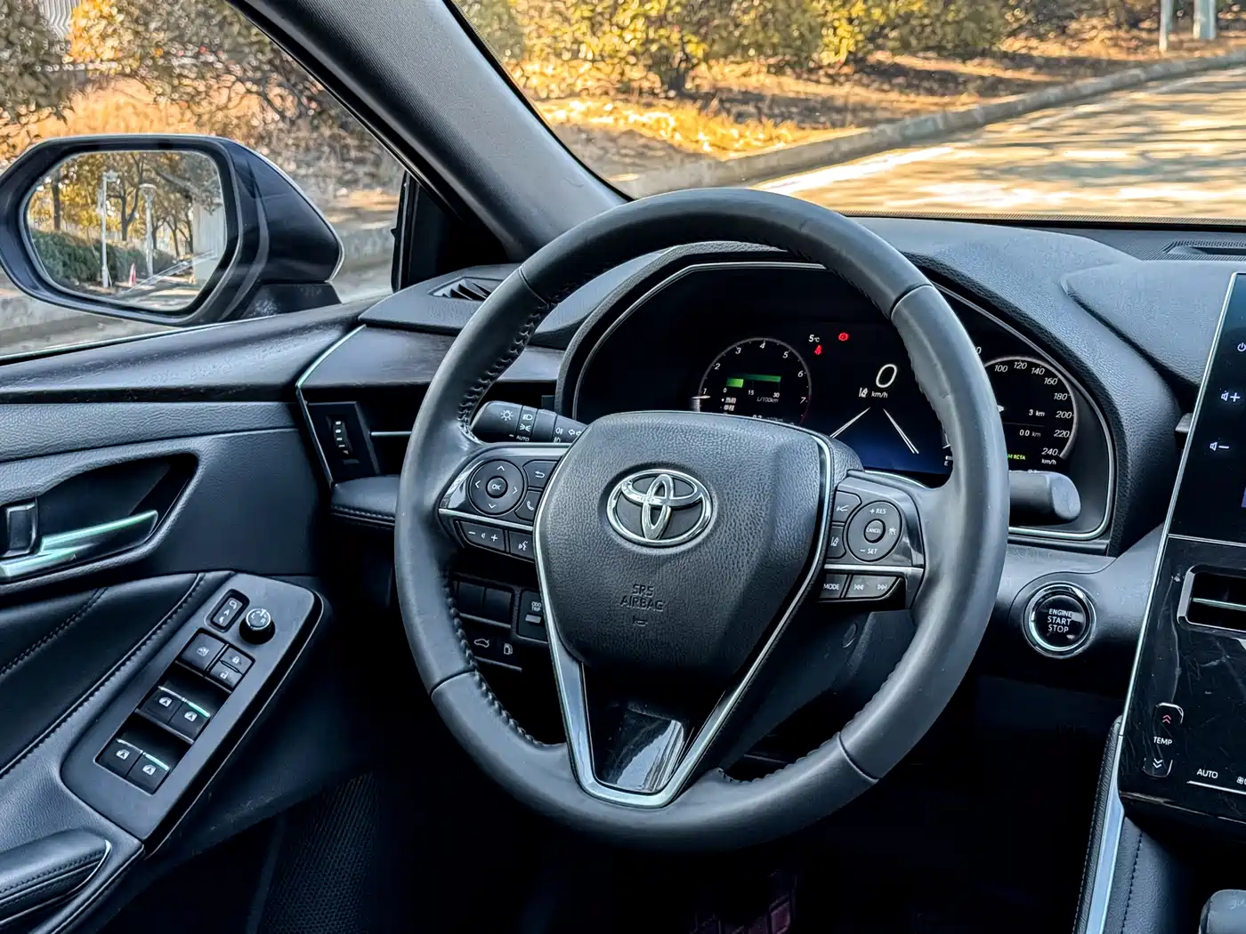 Toyota Avalon 2022 2.0L XLE Premium фото 15