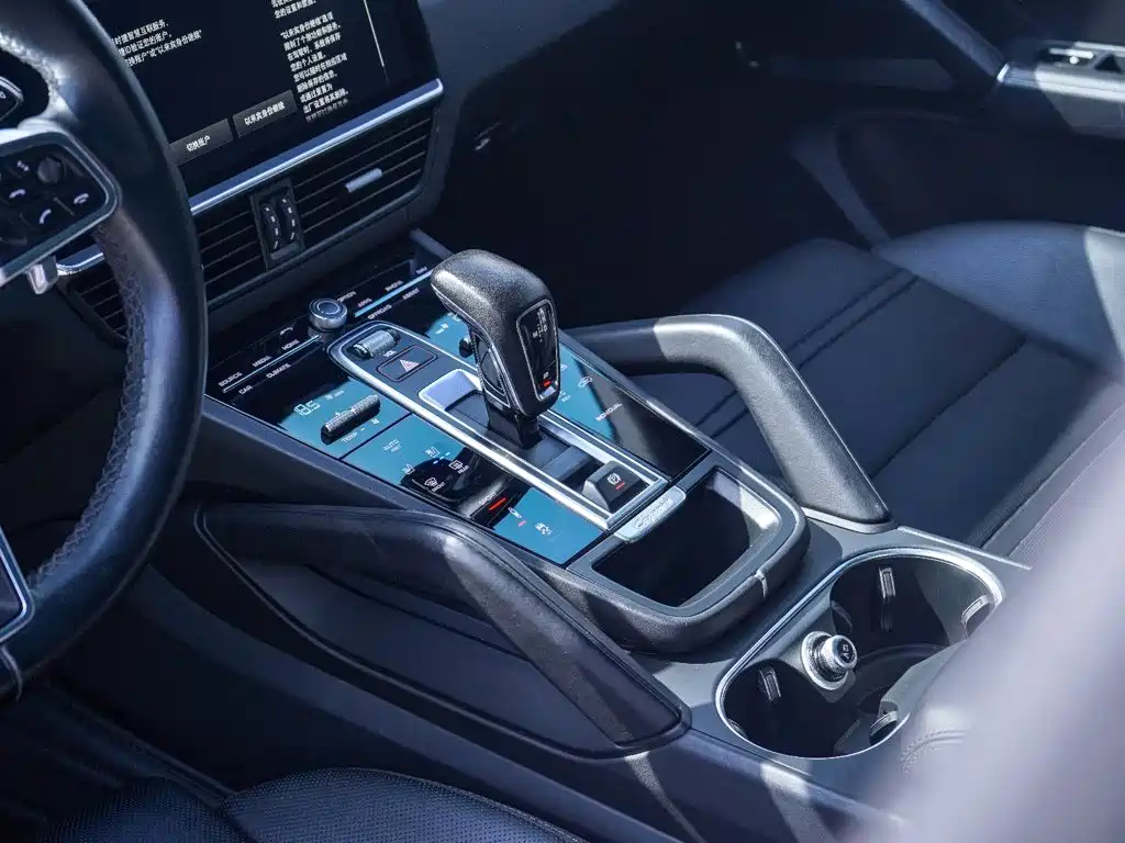 صورة 4 - Porsche Cayenne