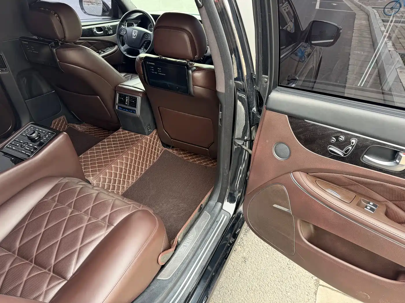 Hyundai Equus 2014 5.0 GDi Extended Flagship фото 4