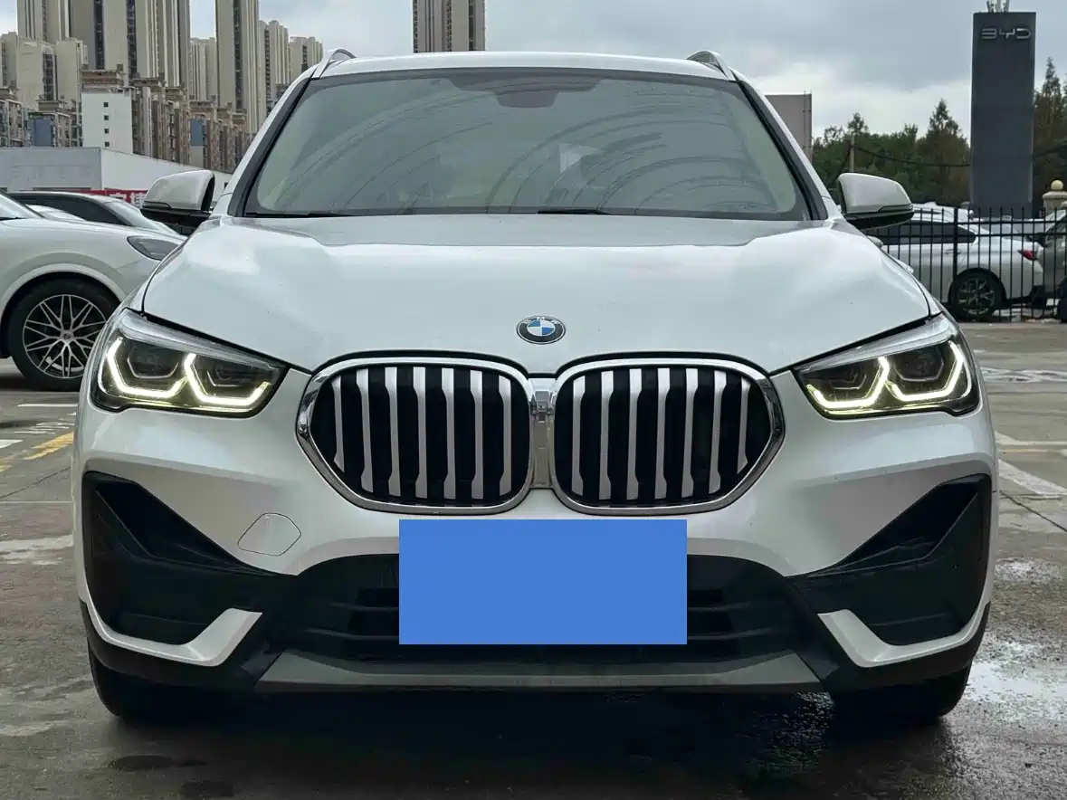 Фото 2 - BMW X1