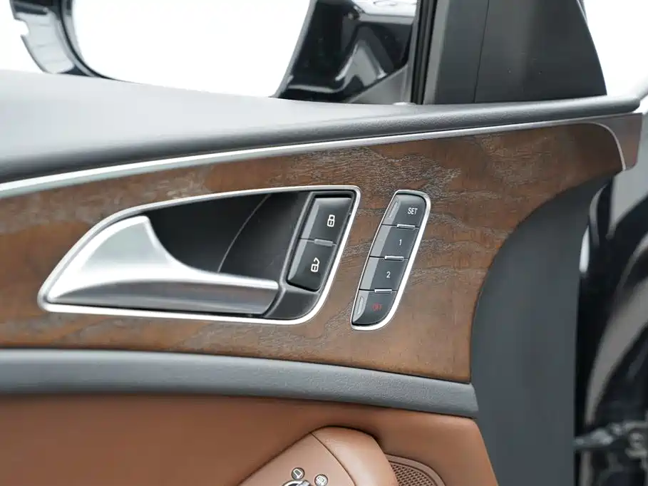 Audi A6L 2015 35 FSI quattro Comfort фото 19