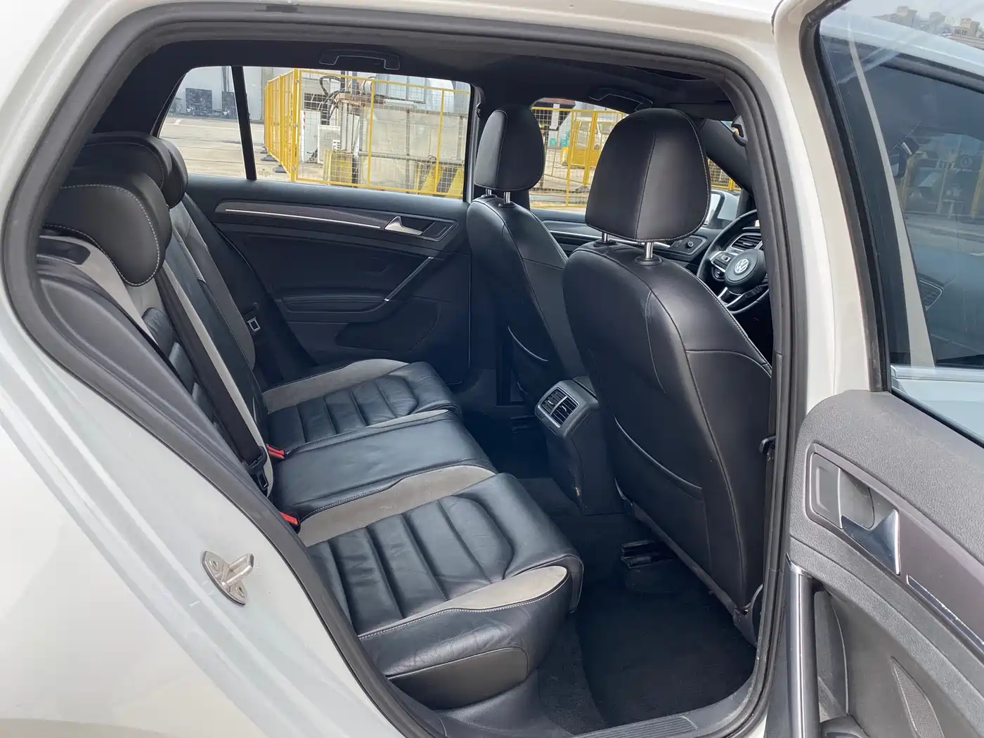 Volkswagen Golf 2016 1.4TSI Automatic R-Line фото 14