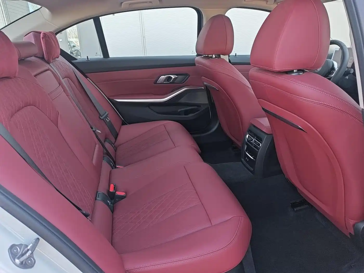 BMW 3 Series 2025 325Li M Sport Package фото 7