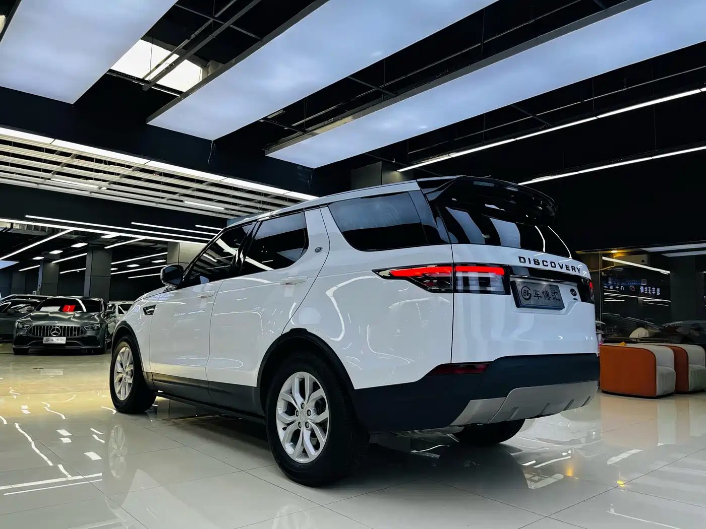 Land Rover Discovery 2017 3.0 SC V6 SE фото 5