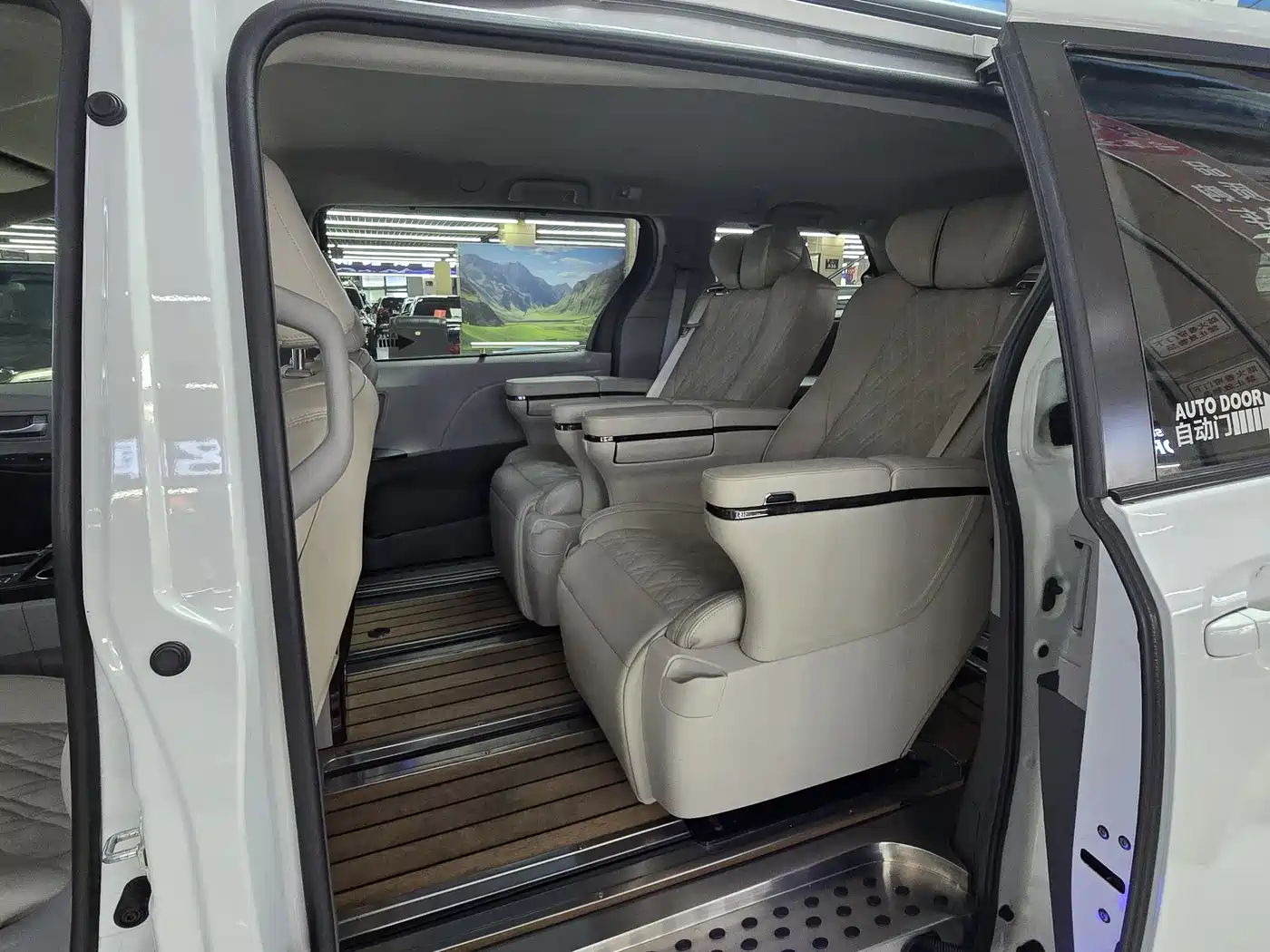Toyota Sienna 2015 3.5L 4WD L фото 13