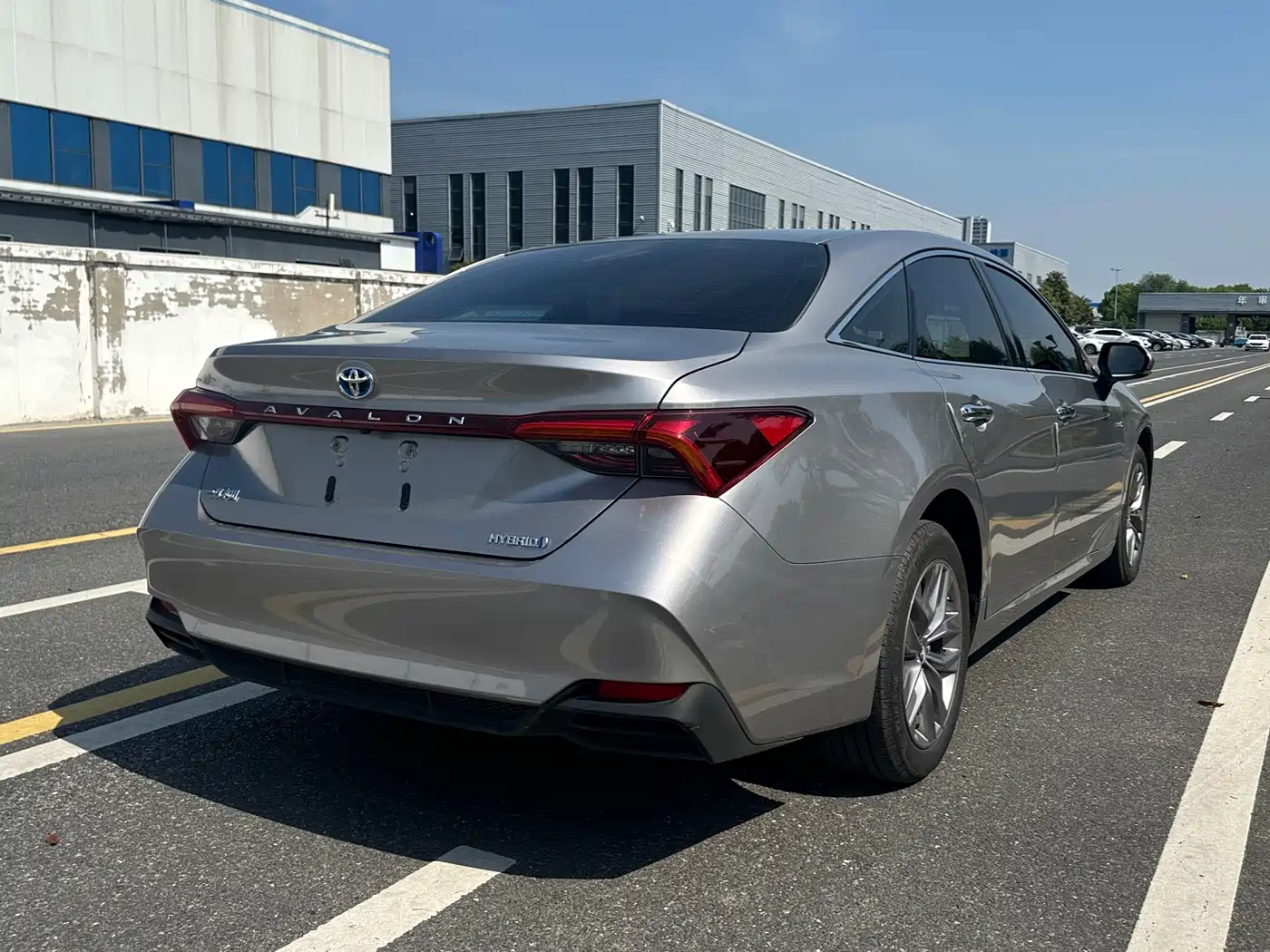 Toyota Avalon 2019 Hybrid 2.5L Luxury Edition China V фото 12