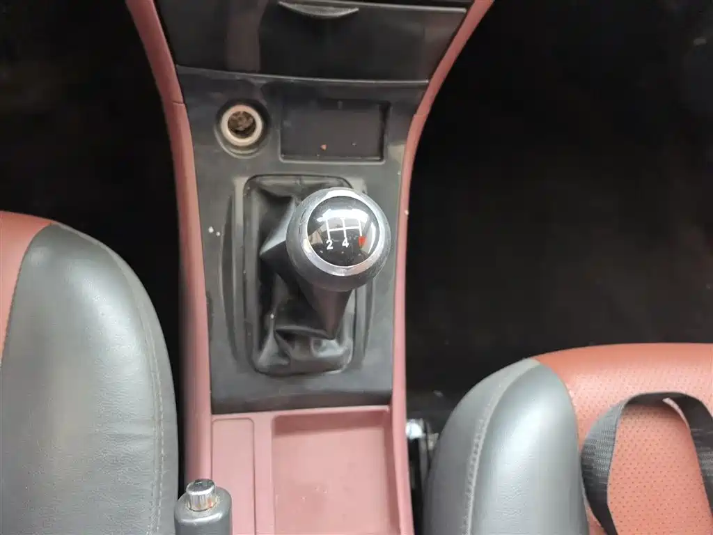 BYD F3 2012 Energy-saving Edition 1.5L Manual Comfort фото 11