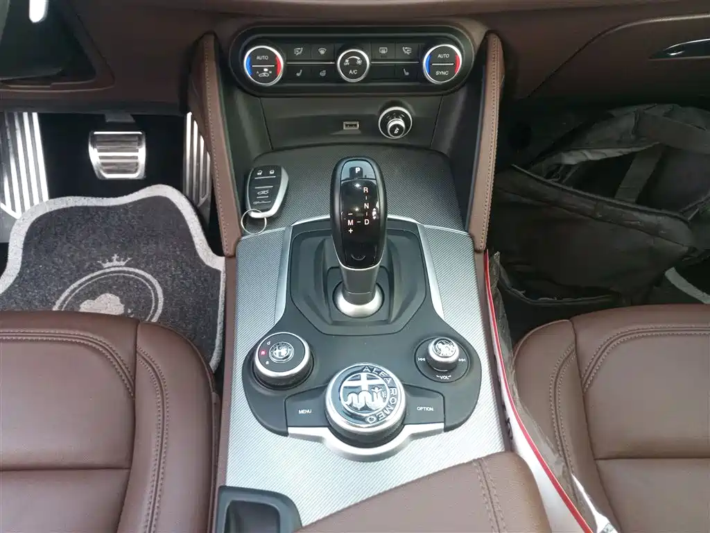 Alfa Romeo Stelvio 2020 2019 2.0T 280HP Black Package Limited Edition