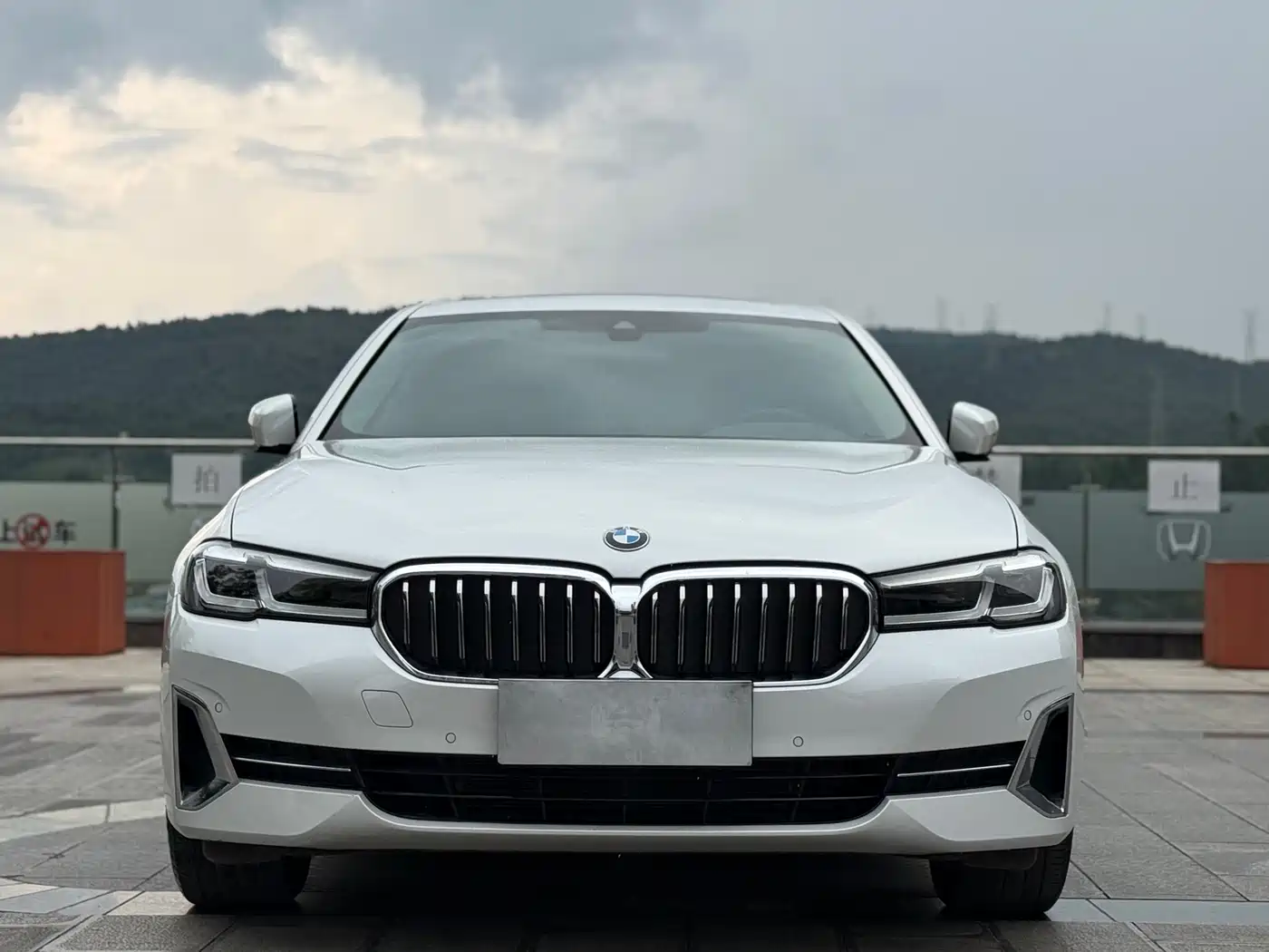 BMW 5 Series 2023 530Li Leading Luxury Package фото 2
