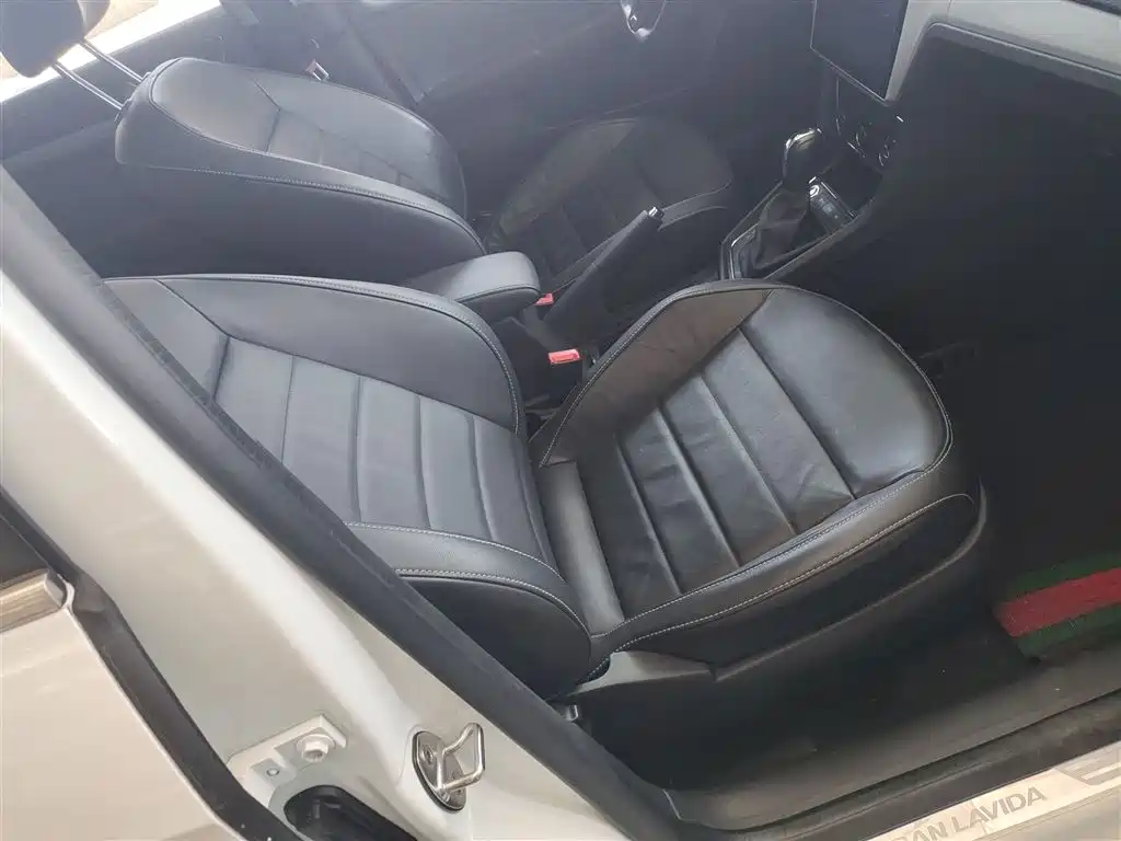 Volkswagen Lavida Tour 2017 180TSI DSG Comfort Edition фото 25