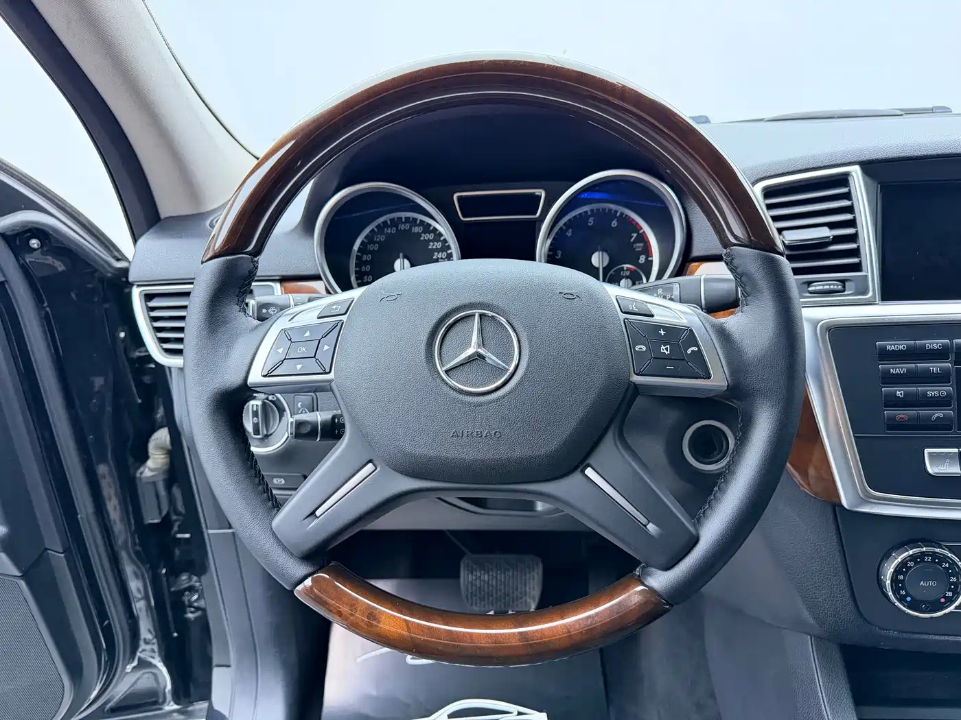 Mercedes-Benz M-Class 2014 ML 400 4MATIC Luxury фото 18