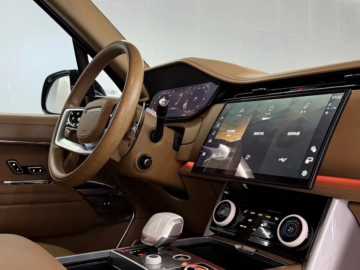 Photo 5 - Land Rover Range Rover