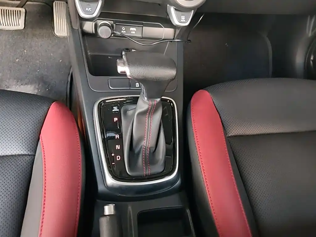 Kia KX CROSS 2018 1.6L Automatic Smart Sunroof Edition фото 14