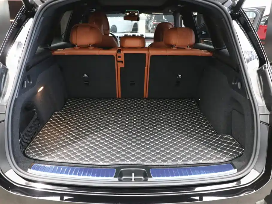 Mercedes-Benz GLC 2023 GLC 260 L 4MATIC Luxury 5-Seater фото 31
