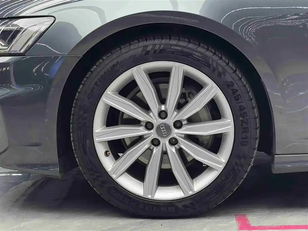 Audi A6L 2021 45 TFSI Exclusive Sport фото 4