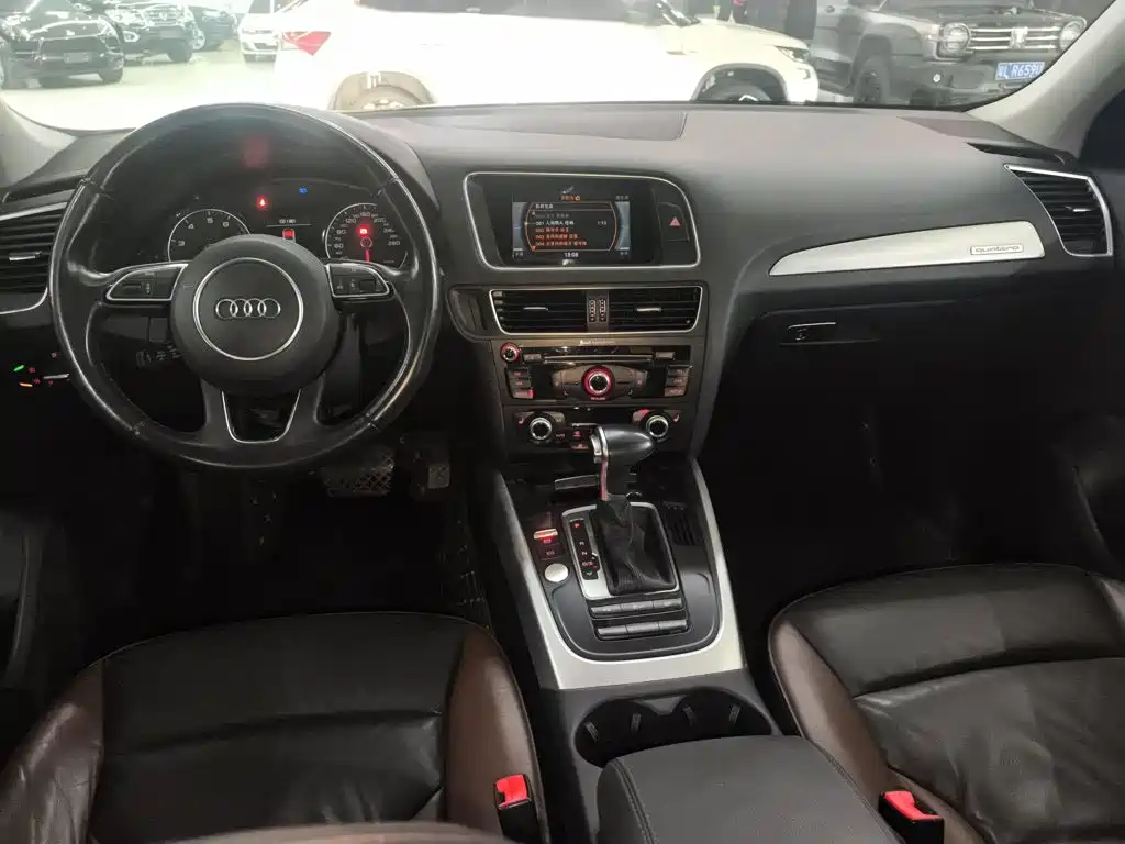Audi Q5 2018 2017 Plus 40 TFSI Technology
