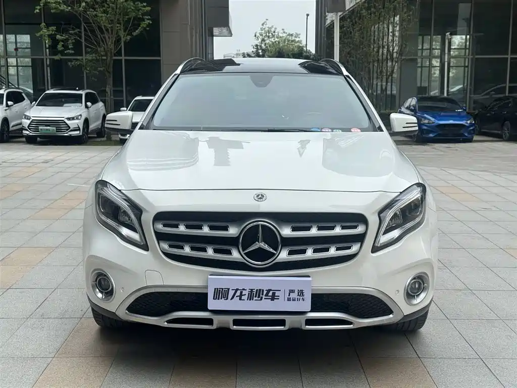 Mercedes-Benz GLA 2017 GLA 220 4MATIC Fashion фото 3
