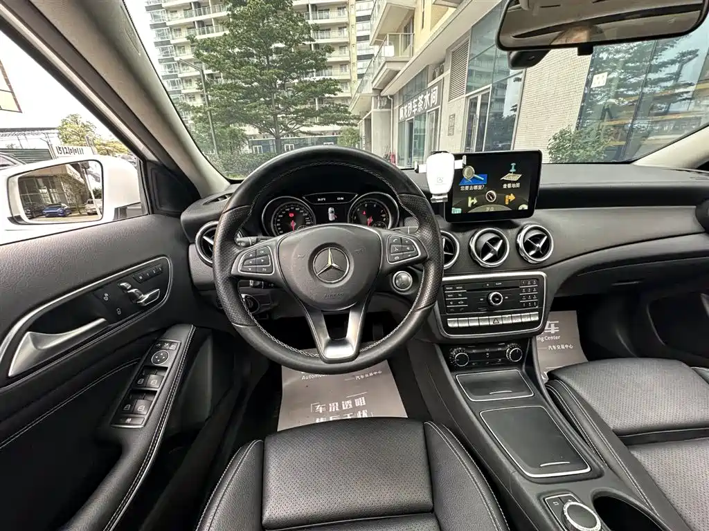 Mercedes-Benz GLA 2017 GLA 220 4MATIC Fashion фото 25