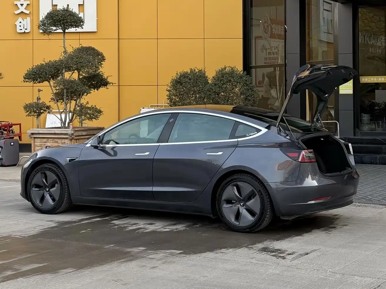 Tesla Model 3 2020 2019 Standard Range Rear-Wheel Drive Upgrade
