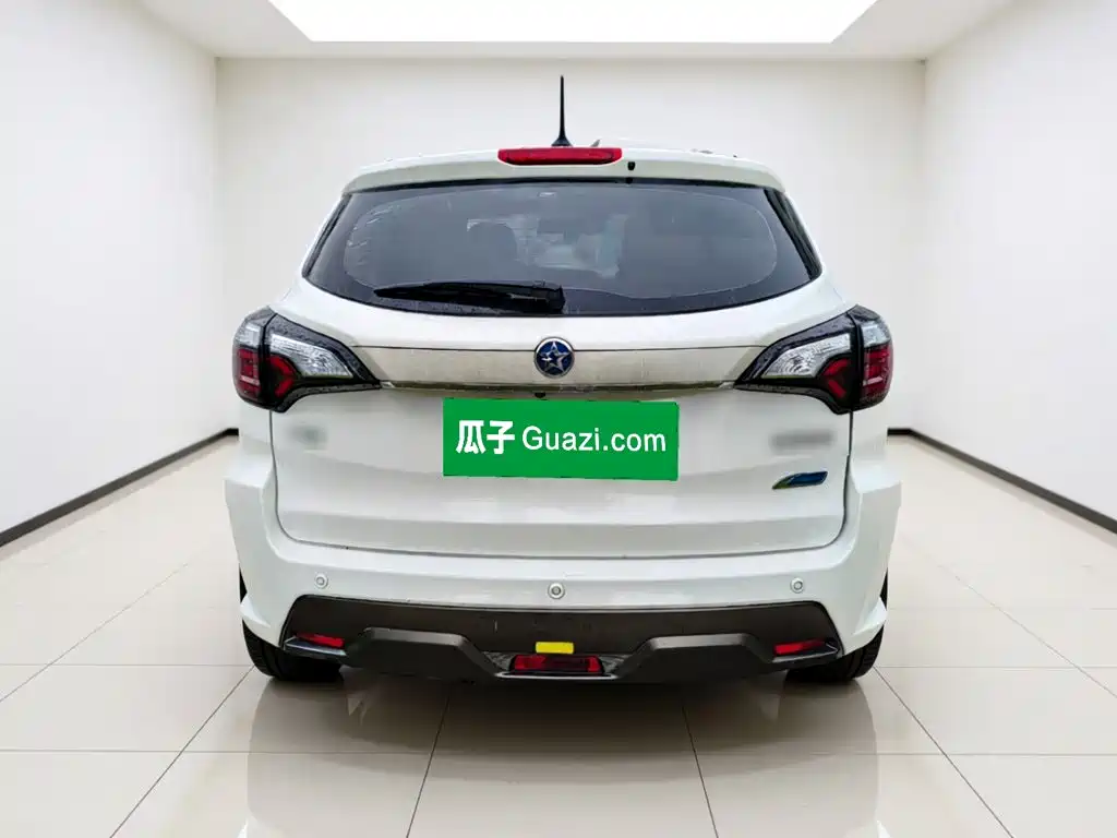 Venucia T70 2019 2019 2.0L CVT Smart Enjoy Edition China V
