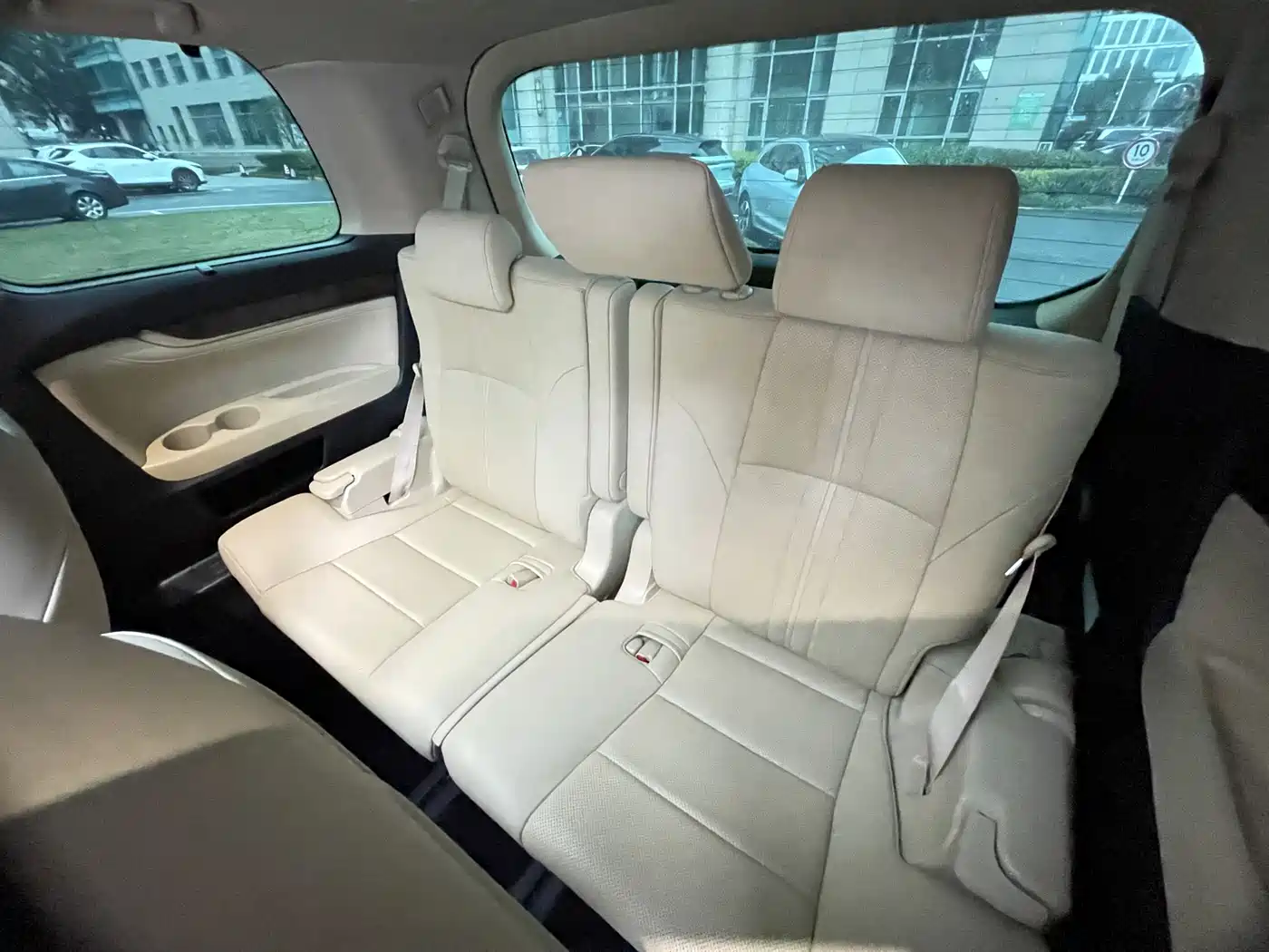 Toyota Alphard 2021 Hybrid 2.5L Premium фото 11