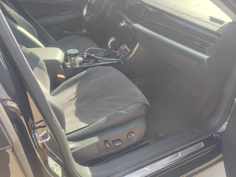 Фото 8 - Volkswagen Passat