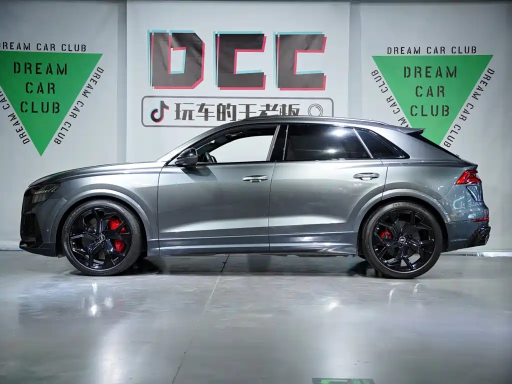 Photo 44 - Audi RS Q8