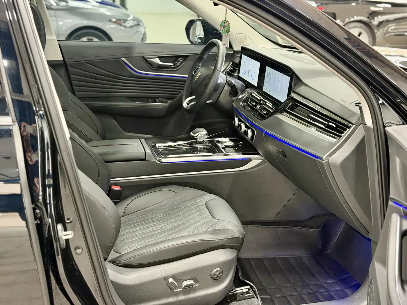 Фото 6 - Hongqi HS5