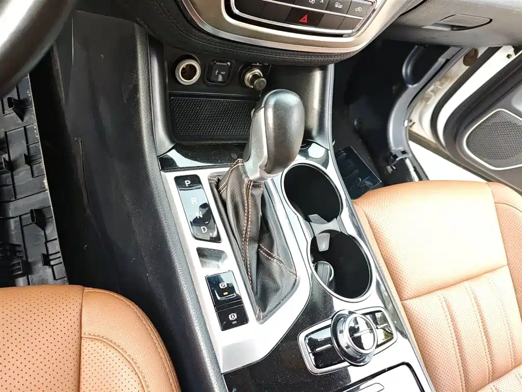 Changan CS95 2018 2017 2.0T FWD Zhitu Edition