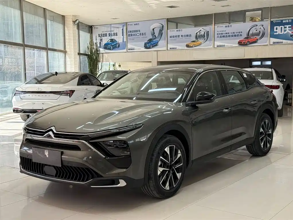Citroën Versailles C5 X 2026 2024 1.6T Momentum Extraordinary