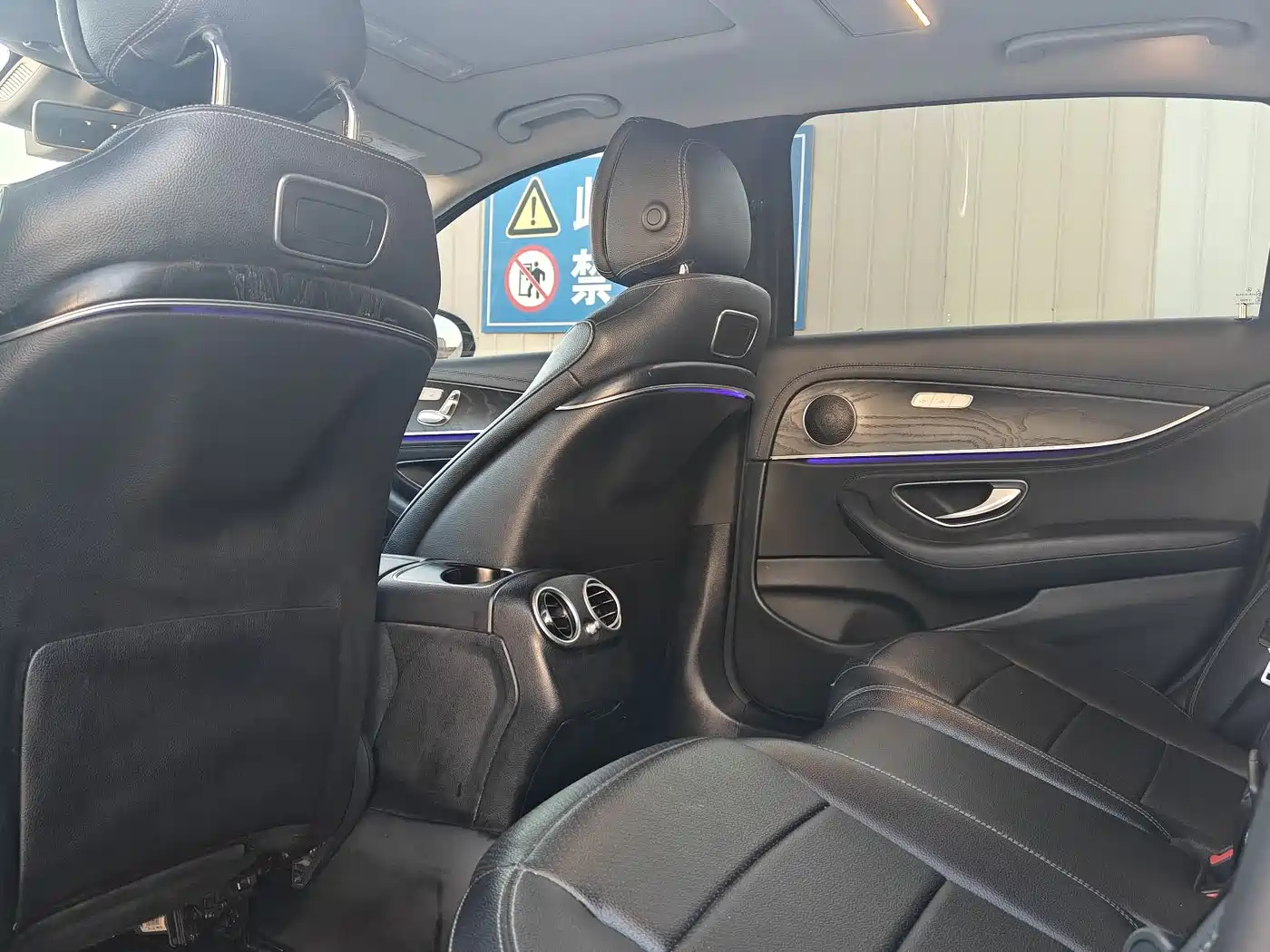 Фото 8 - Mercedes-Benz E-Class