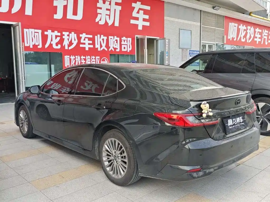 Фото 7 - Toyota Camry