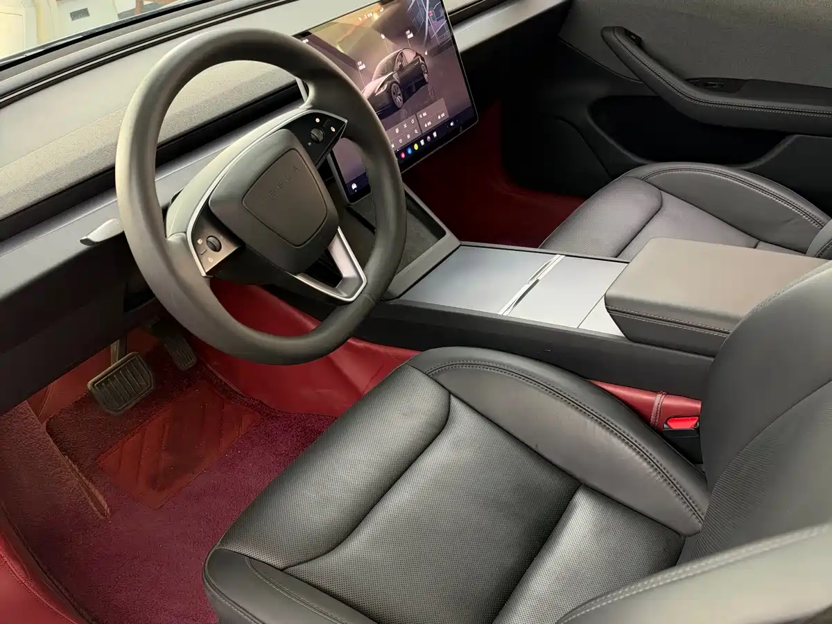 Tesla Model 3 2026 2025 Model Year Facelift Rear-Wheel Drive