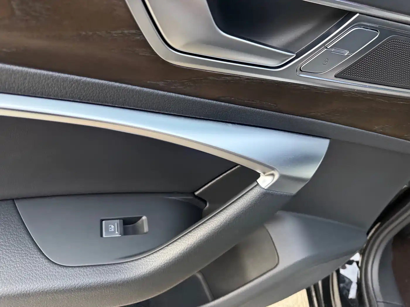 Audi A6L 2023 40 TFSI Luxury Dynamic фото 32