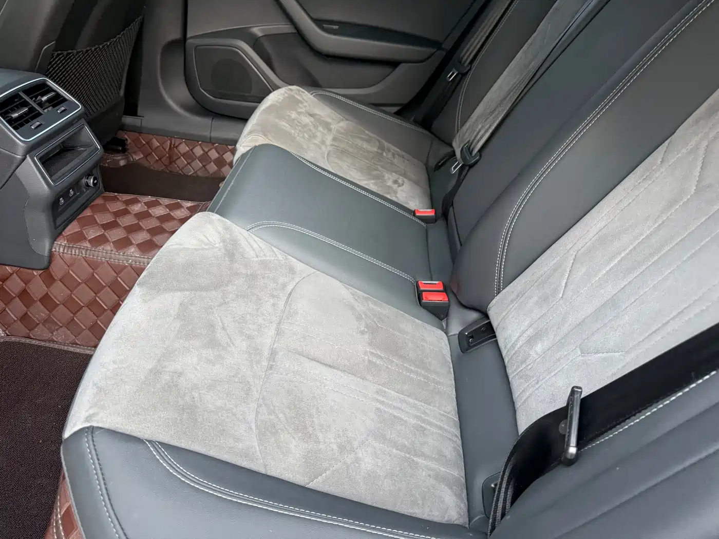 Audi A6L 2023 40 TFSI Luxury Dynamic фото 33