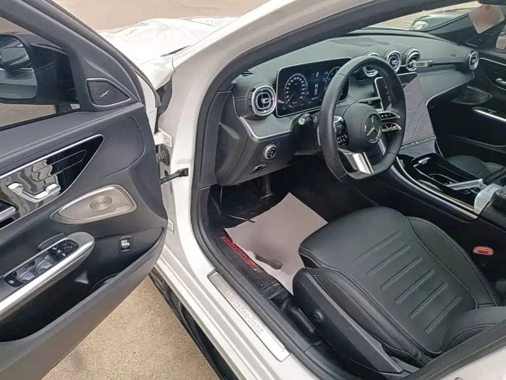 Фото 16 - Mercedes-Benz C-Class