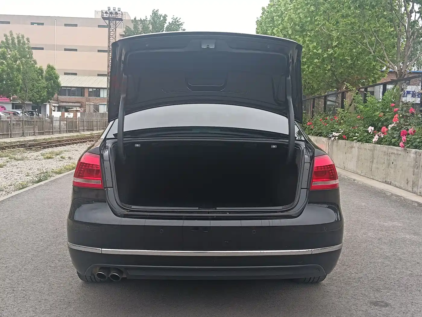 Volkswagen Passat 2014 1.8TSI DSG Executive Navigation Edition фото 10