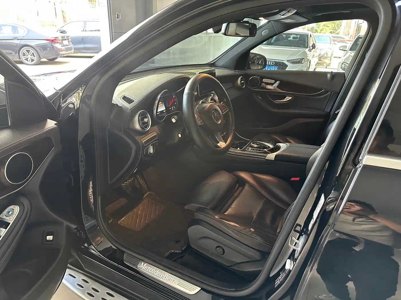 Mercedes-Benz GLC 2019 GLC 260 4MATIC Dynamic фото 4