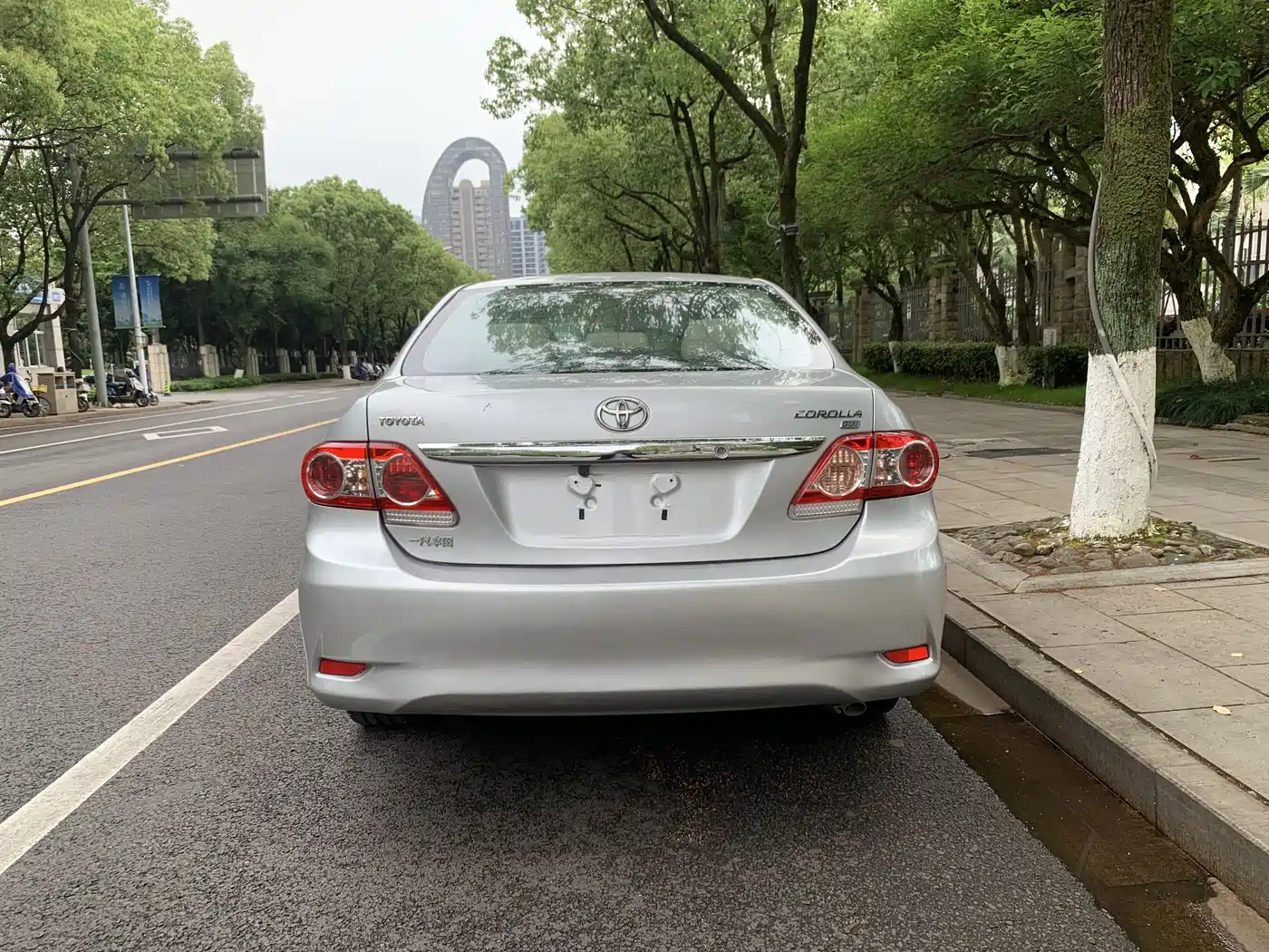 Toyota Corolla 2011 Model 1.8L CVT GLX-i фото 16