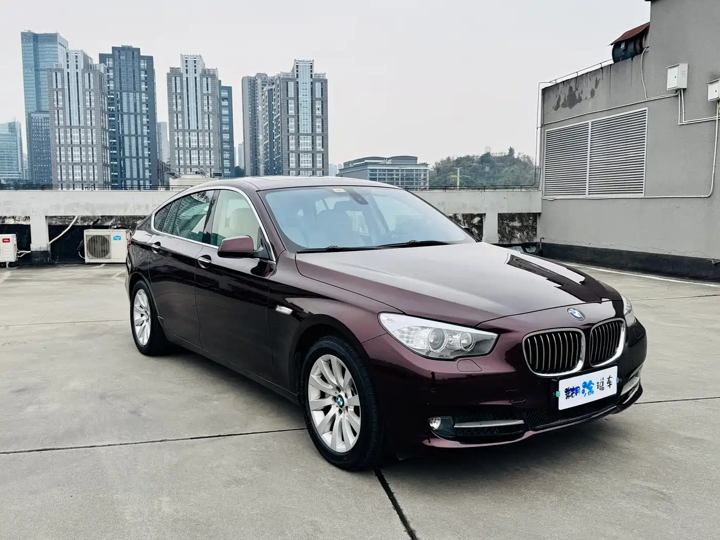 BMW 5 Series GT 2010 535i Leading Model фото 8