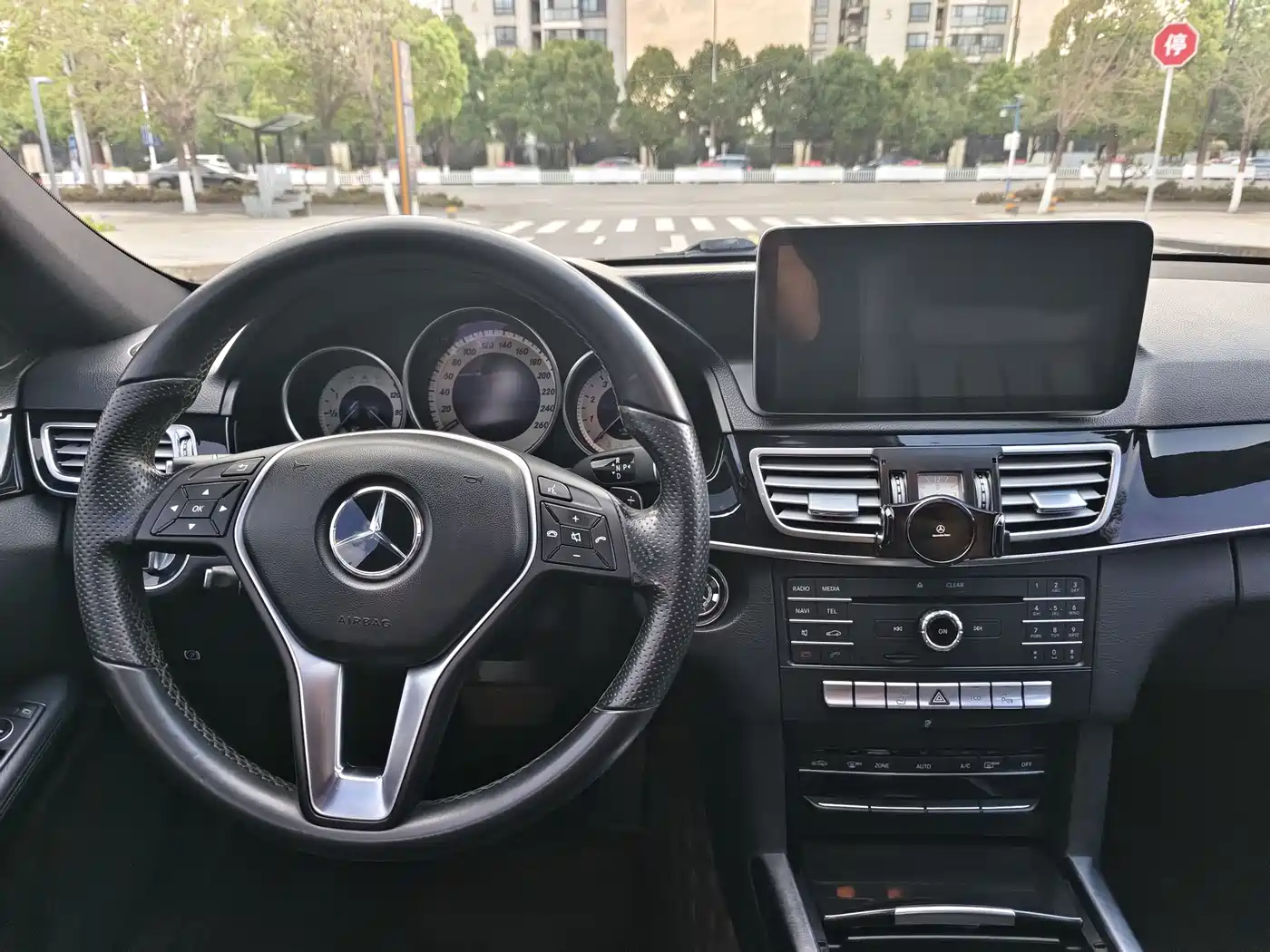 Mercedes-Benz E-Class 2015 Facelift E 200 L фото 10