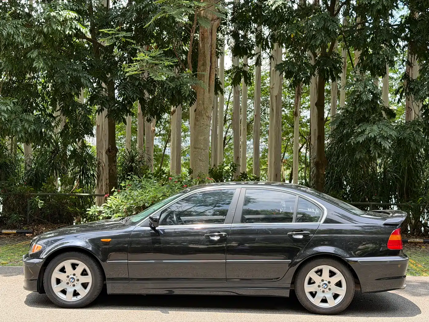 BMW 3 Series 2004 325i фото 2