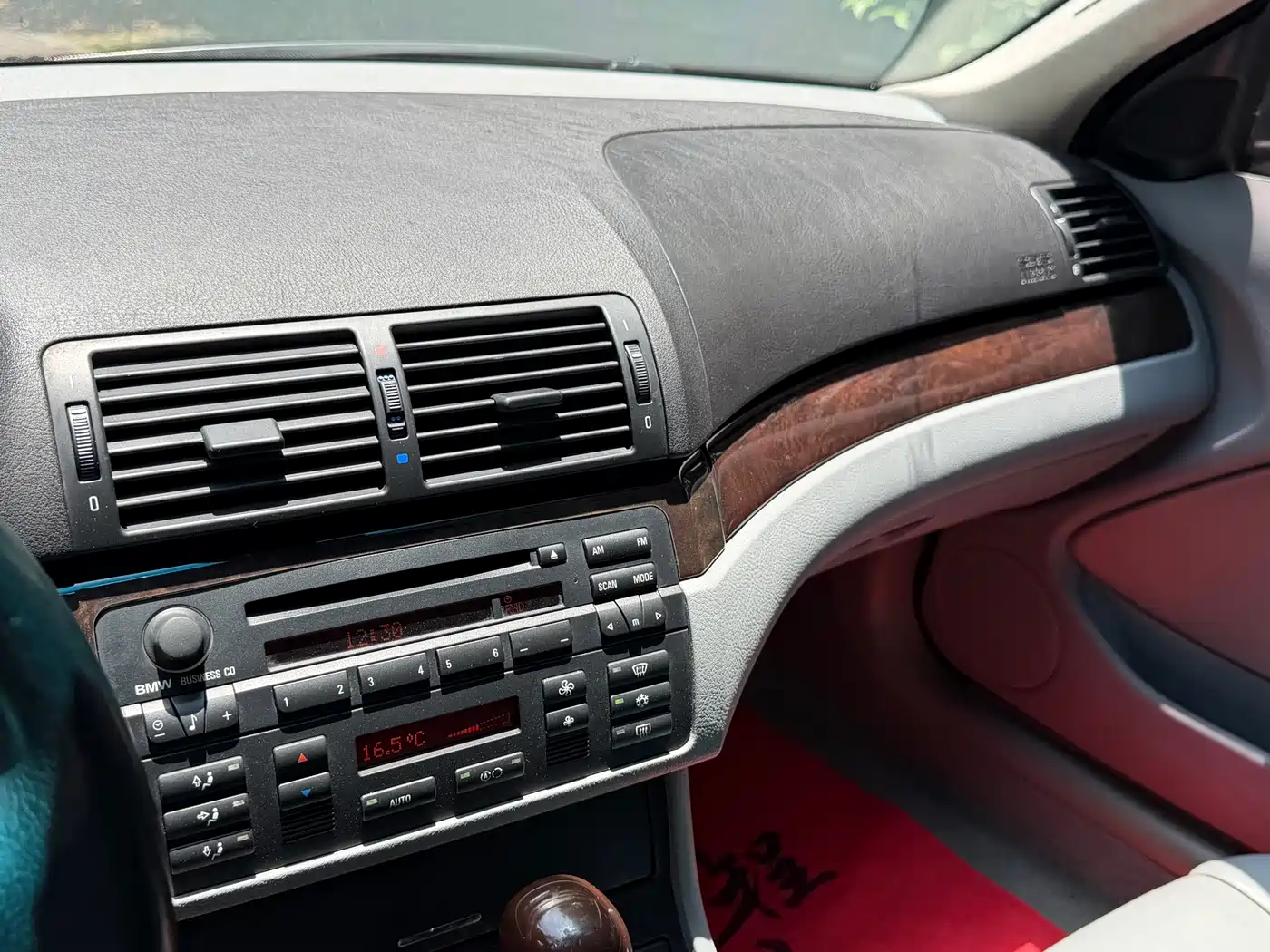 BMW 3 Series 2004 325i фото 22