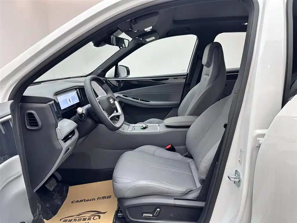 Geely Galaxy Galaxy L7 2025 EM-i 115km Explorer Edition фото 12
