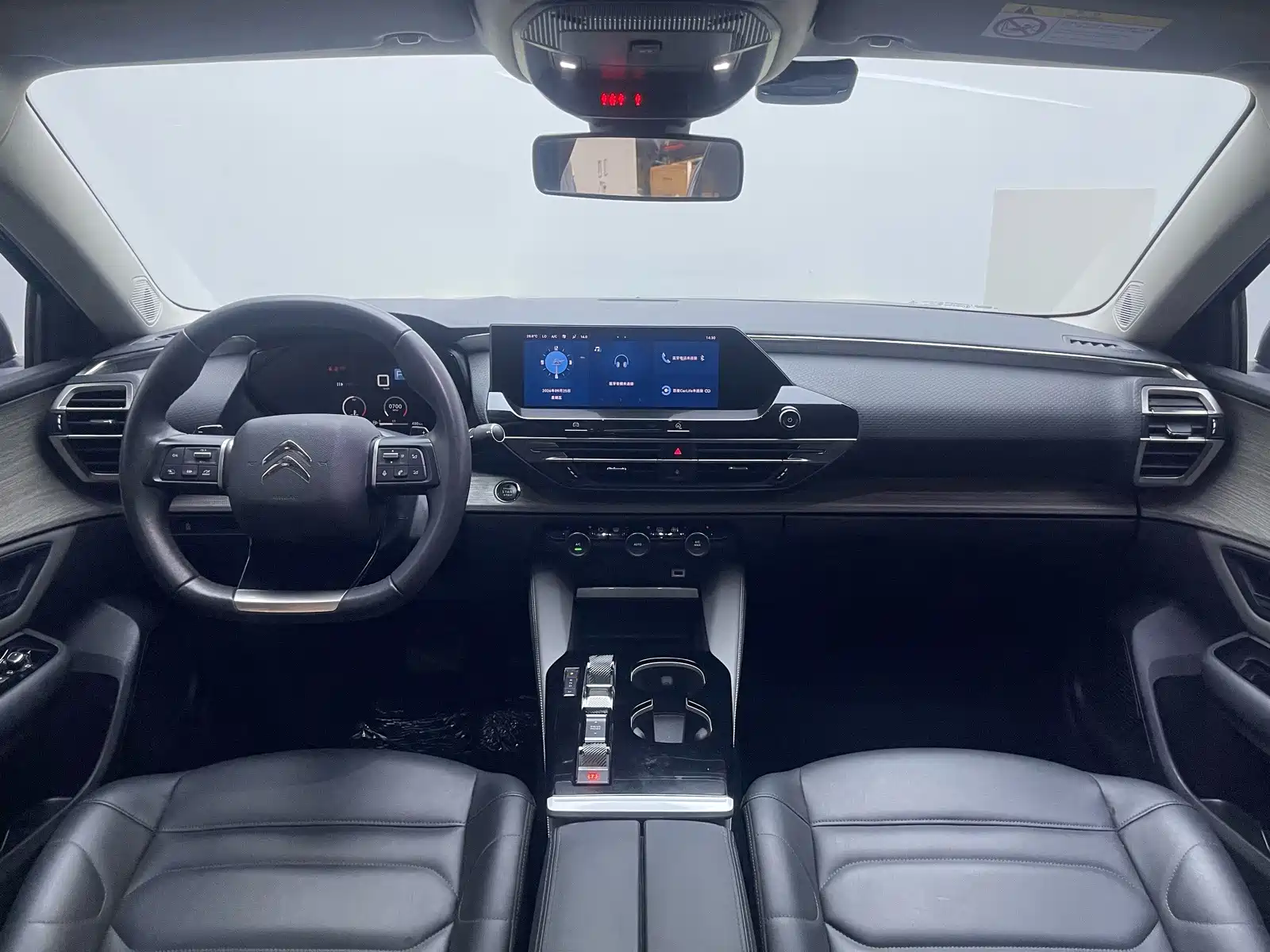 Photo 15 - Citroën Versailles C5 X