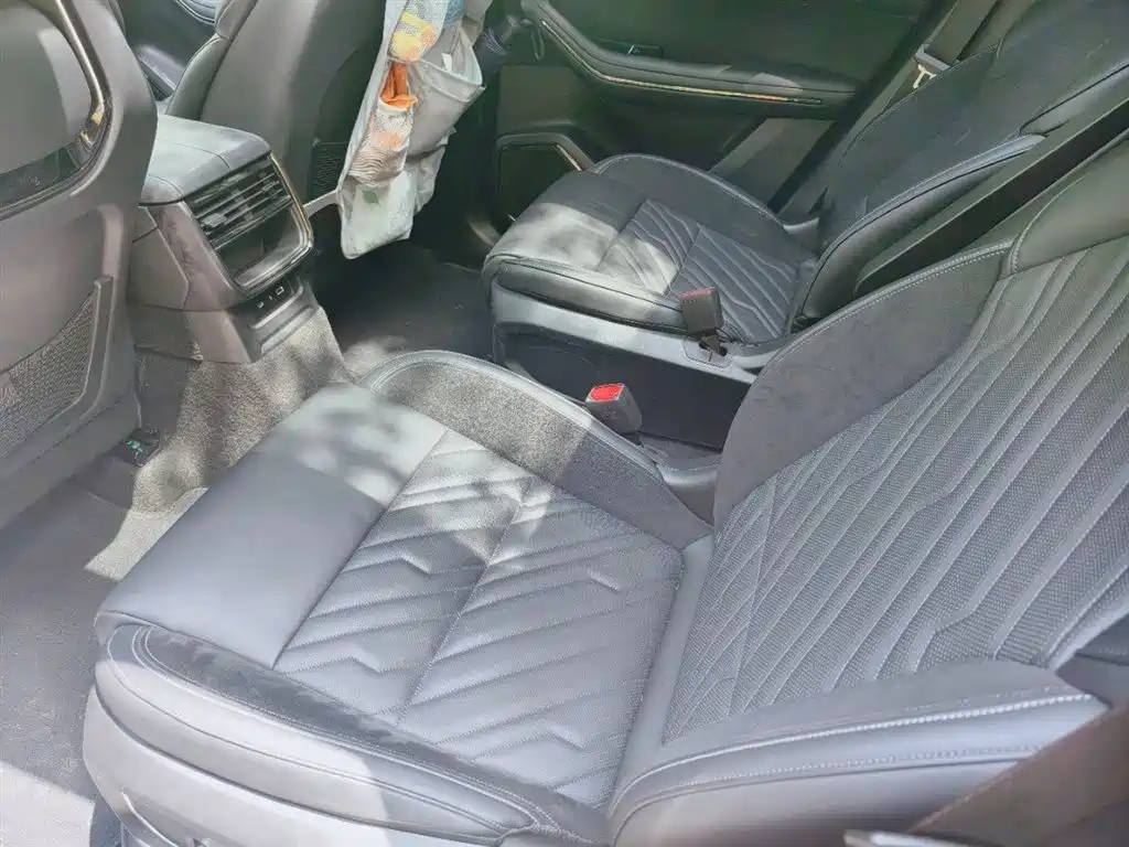 Lynk & Co 09 EM-P 2021 2.0T PHEV Halo 6-seater фото 8