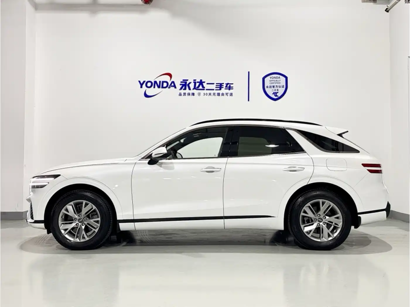 Genesis GV70 2023 2.5T 2WD Luxury Version фото 2