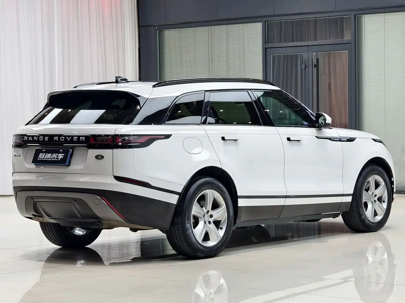 Land Rover Range Rover Velar 2021 P250 фото 12