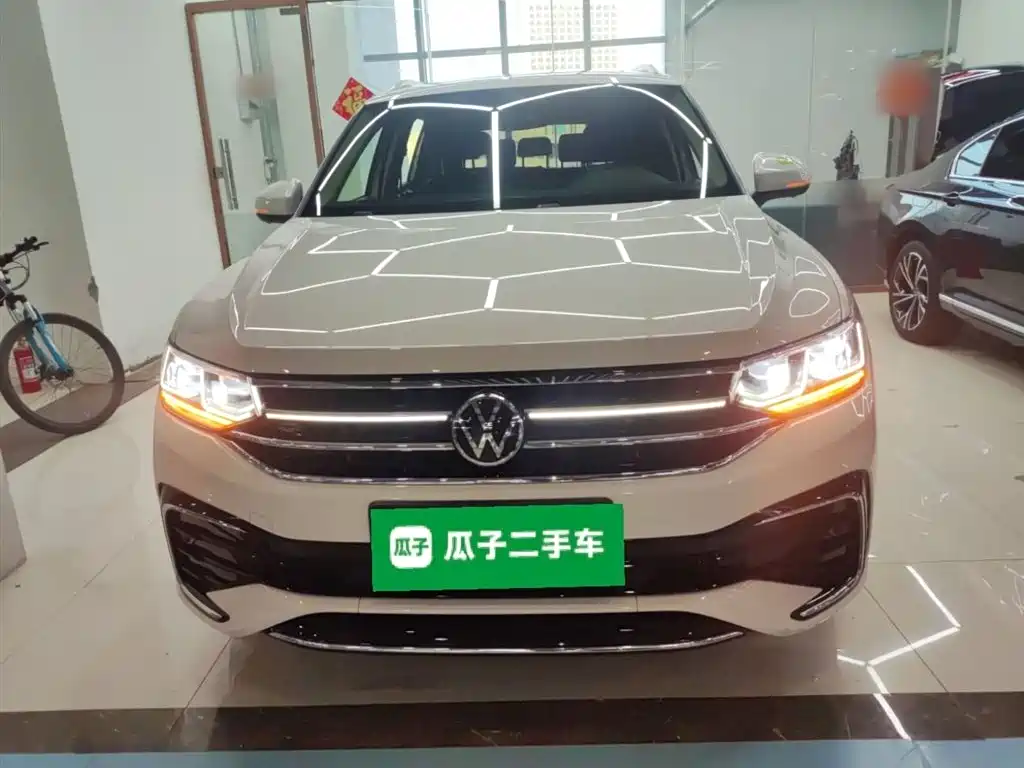 Volkswagen Tiguan L 2022 380TSI Automatic 4WD R-Line Flagship 7-Seater фото 3